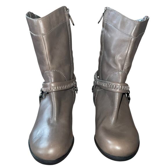 B Makowsky Boots Harness Leather Hudson Heels - Picture 4 of 10